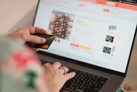 Direct-to-consumer online shopping transaction